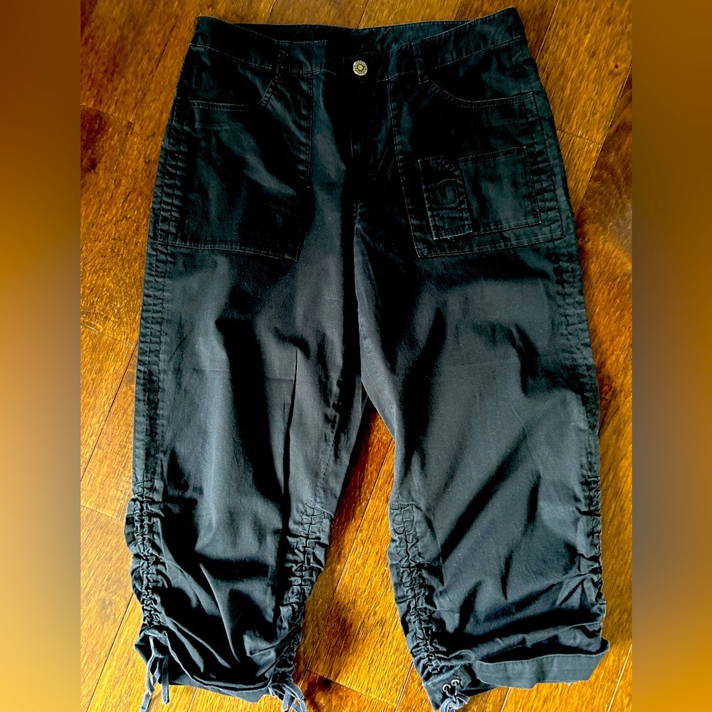WOMENS FASHION BUG BLACK CAPRIS SIZE 6